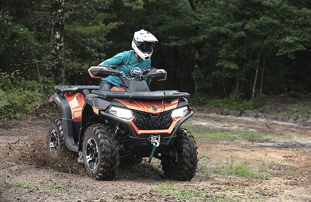 vožnja CFMOTO vozila u prirodi CFMOTO 1