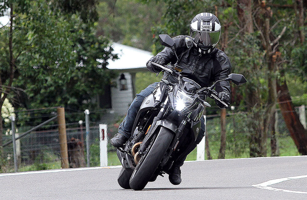 vožnja motocikala za početnike CFMOTO 1