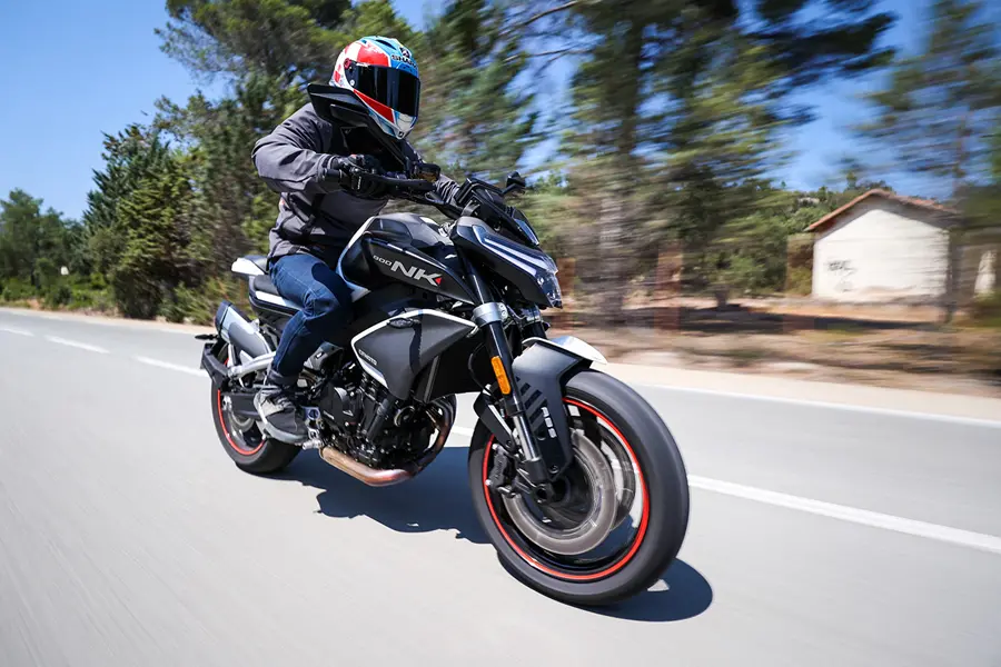 cfmoto 800nk naked motocikl