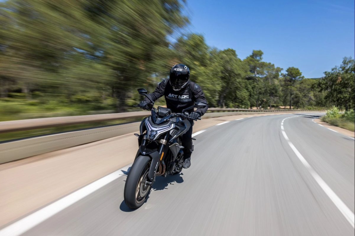 cfmoto 800nk naked motocikl