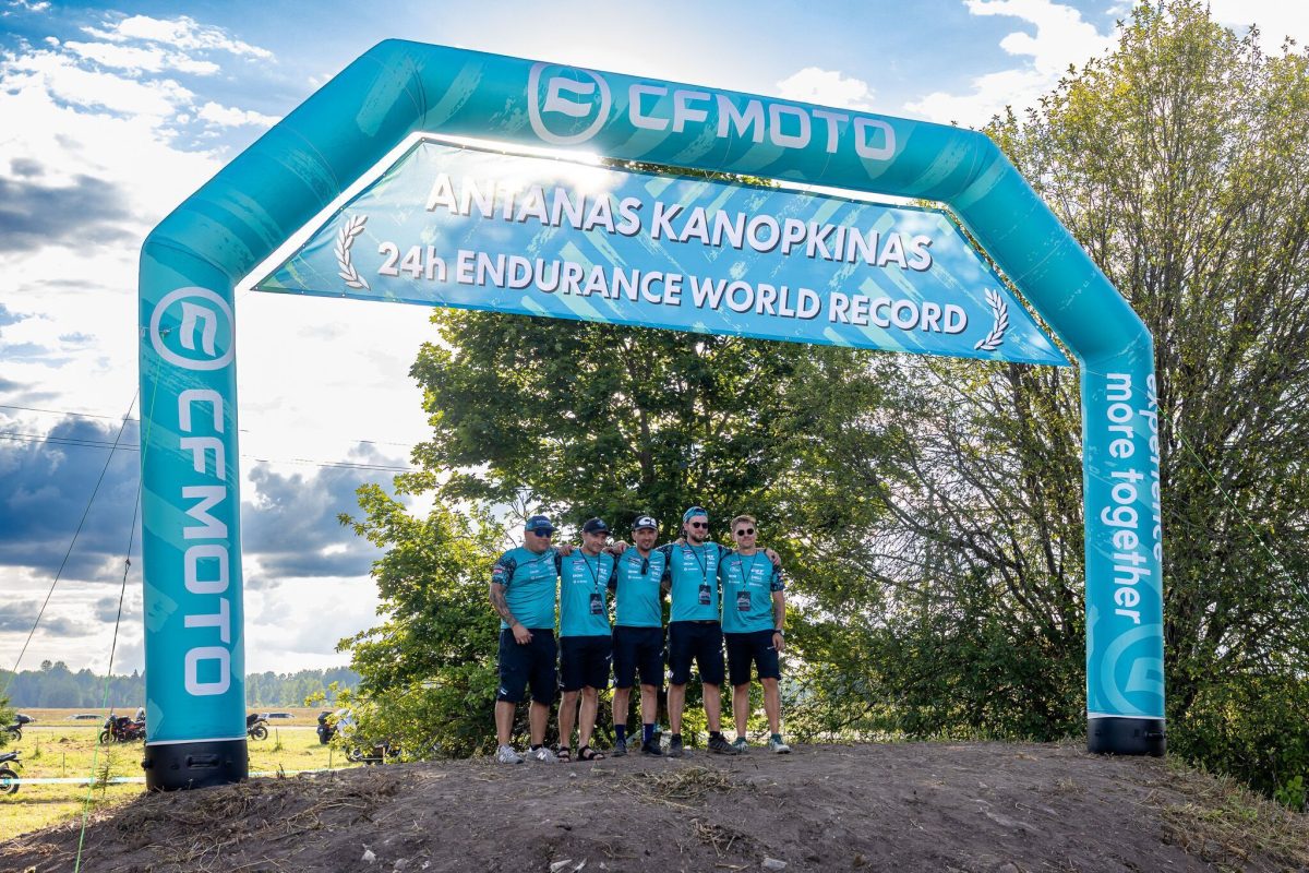 svestki rekord CFORCE X8