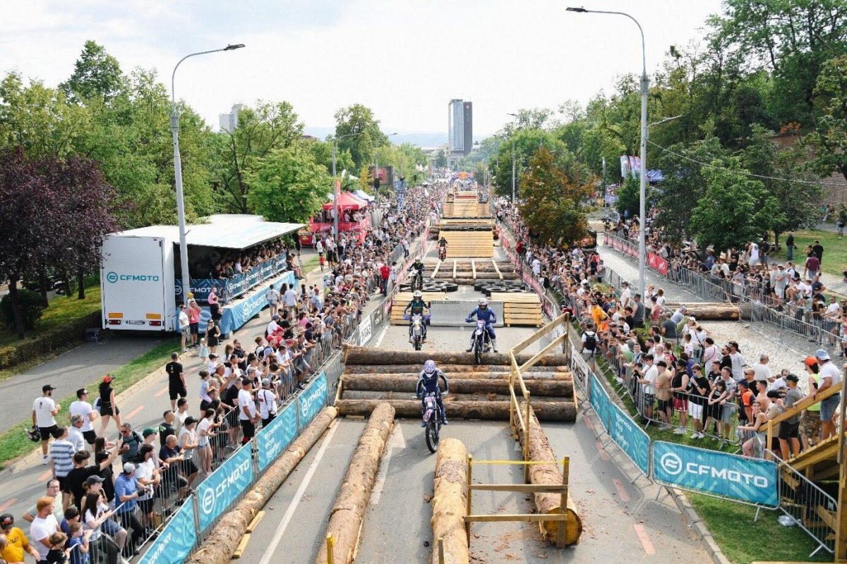 cfmoto RED BULL ROMANIACS