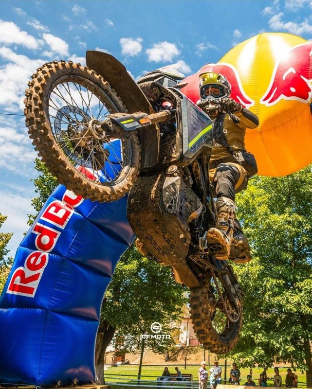 cfmoto RED BULL ROMANIACS