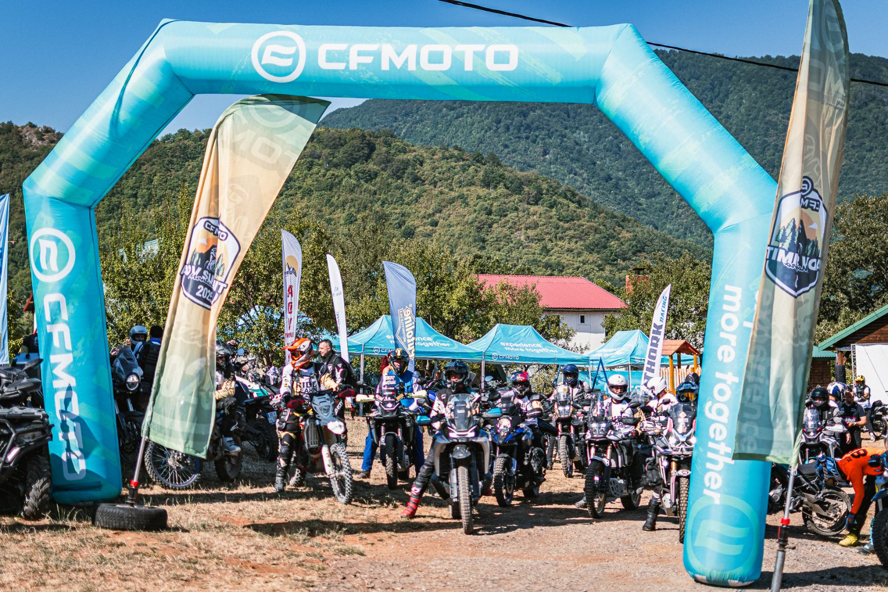 cfmoto adv summit